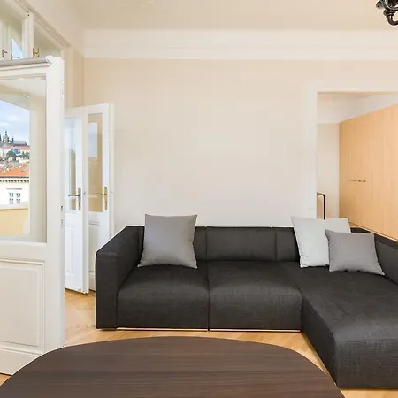 Luxury D22 * Prag